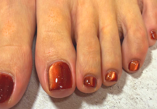赤マグネットフットネイル
